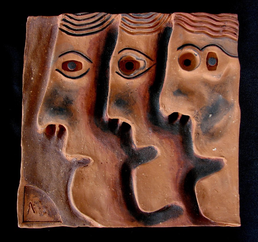 [@444-FB-080210-5150-Tres+miran+a+la+izquierda-[R40]SF.jpg]